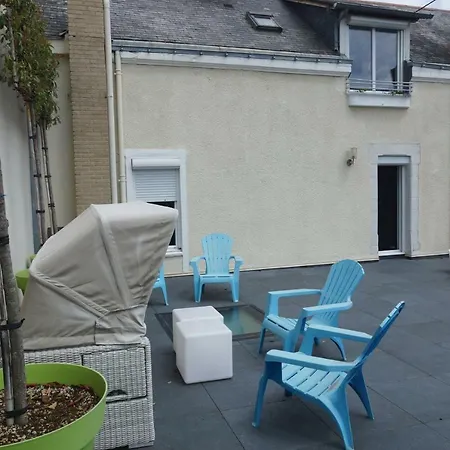 Privatise Avec Terrasse Dans Maison De Charme Angevine בית אירוח *
